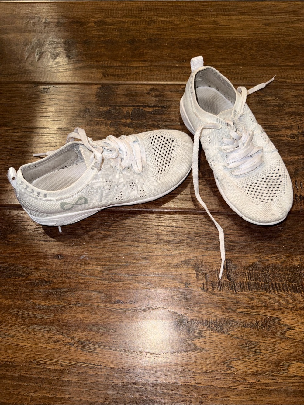 Nfinity Flyte Cheer Shoes. White. Size Y2. Good, used condition.